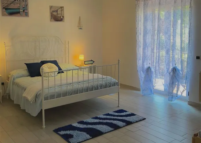 Sisters' House, Free Parking Place Tropea